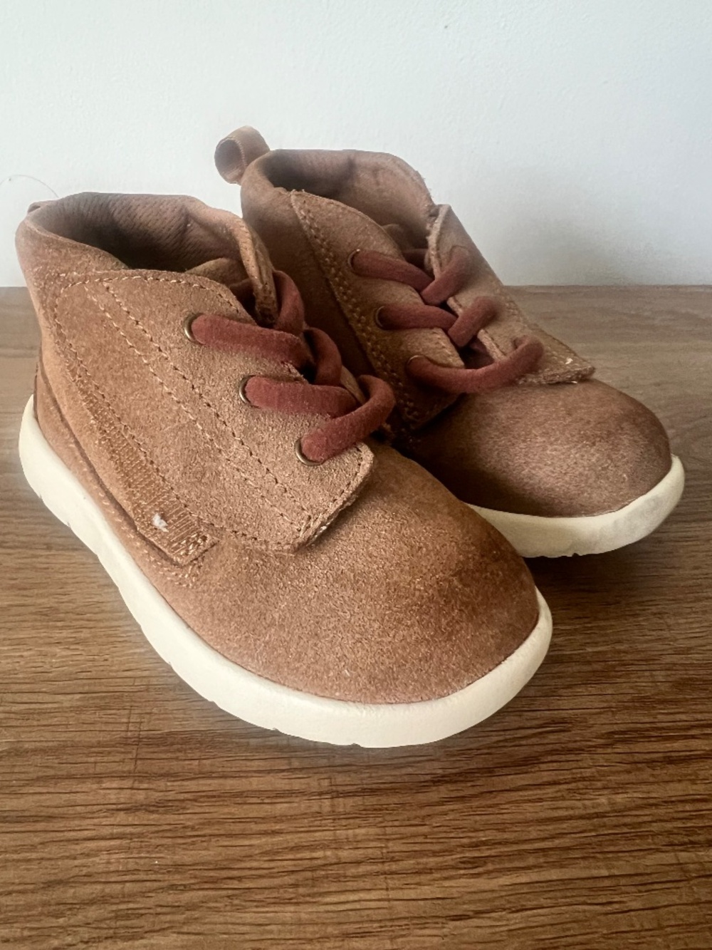 UGG kids  Boot Size 7